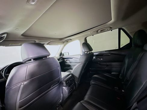 Used 2025 Honda Pilot Touring image 13