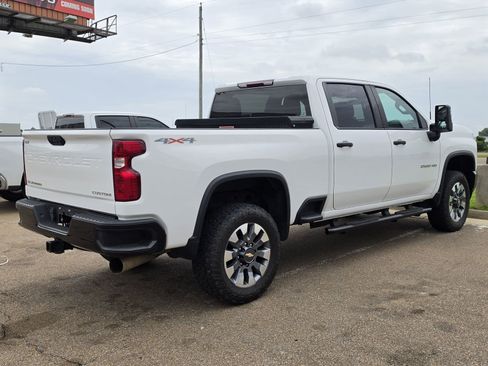 Used 2022 Chevrolet Silverado 2500 Custom w/ Custom Convenience Package AWD/4WD image 7