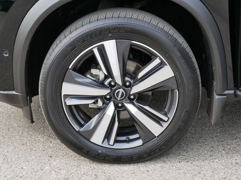 Certified 2023 Nissan Rogue Platinum w/ Platinum Premium Package AWD/4WD image 15