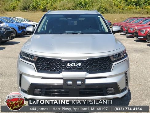 Used 2023 Kia Sorento EX image 2