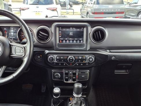 Used 2021 Jeep Gladiator Sport AWD/4WD image 8