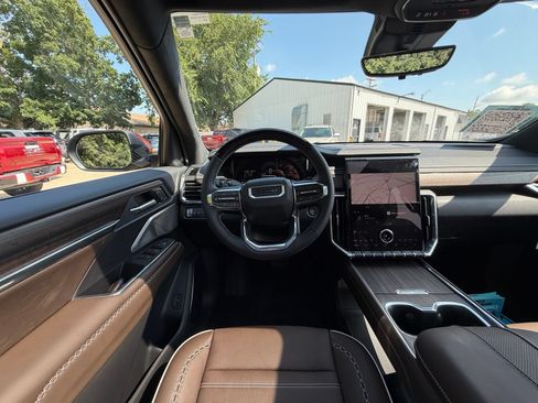 New 2026 GMC Acadia Denali Ultimate AWD/4WD image 2