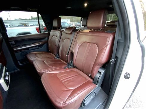 Used 2022 Ford Expedition Max Limited image 19