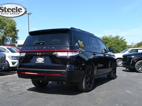 Used 2023 Lincoln Navigator Reserve AWD/4WD image 5