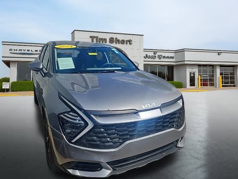 Used 2024 Kia Sportage LX AWD/4WD image 2