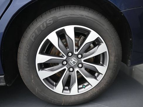 Used 2024 Honda Odyssey EX-L image 15
