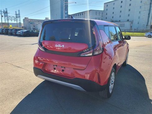 Used 2023 Kia Soul LX image 8