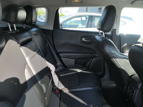 Used 2019 Jeep Compass Latitude FWD image 26