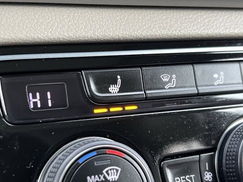 Used 2018 Volkswagen Atlas SEL image 35