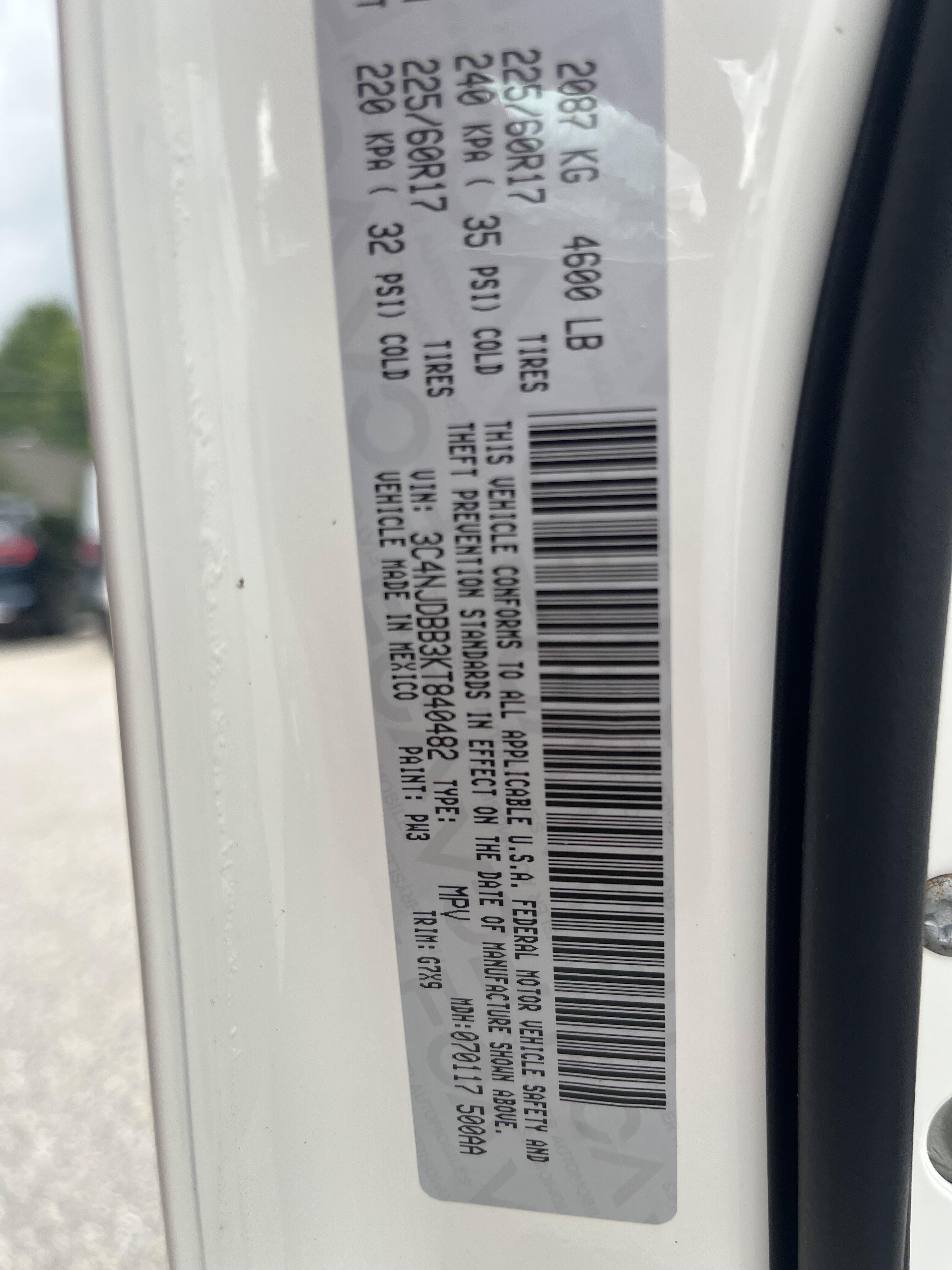 Certified 2019 Jeep Compass Latitude w/ Cold Weather Group AWD/4WD image 20