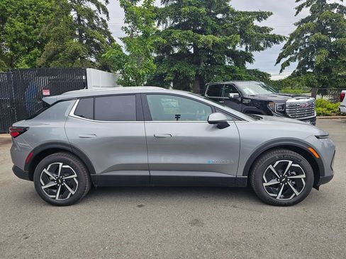 New 2026 Chevrolet Equinox EV LT AWD/4WD image 6