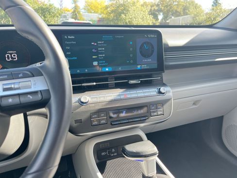 Used 2025 Hyundai Kona SEL image 18