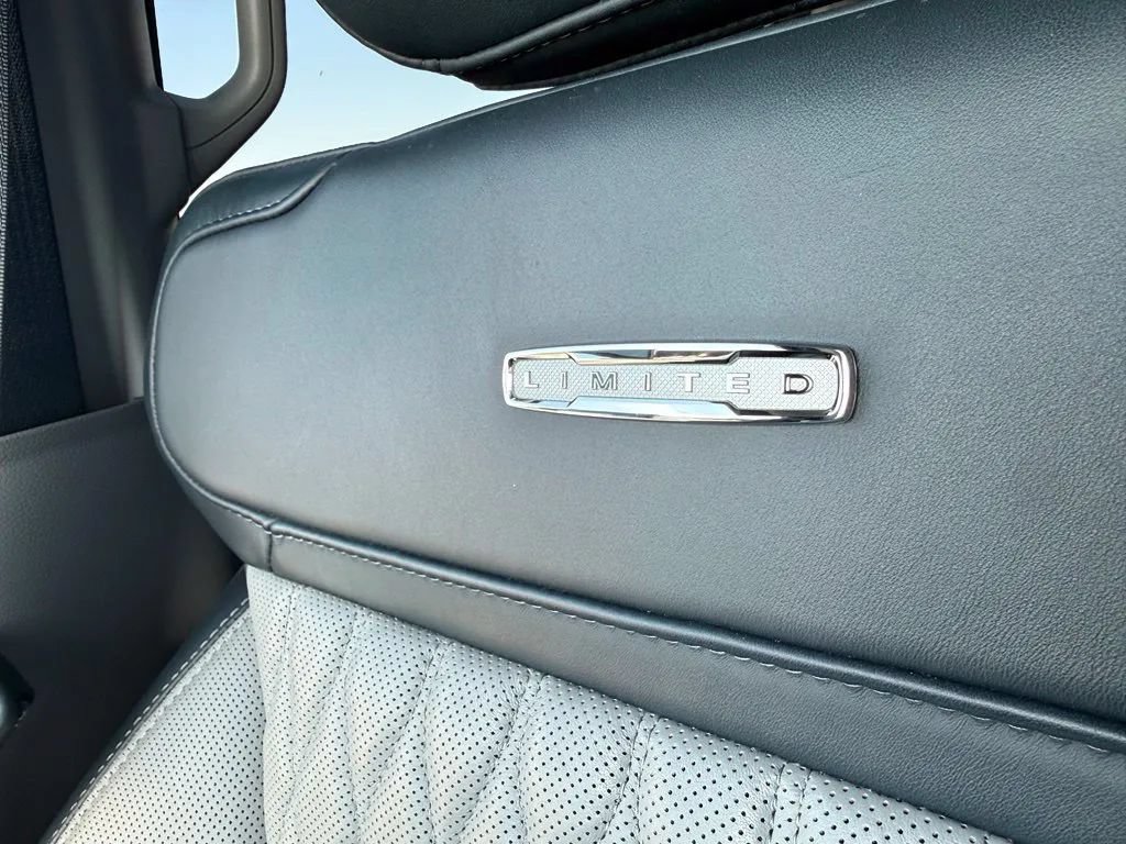Used 2024 Ford F250 Limited AWD/4WD image 17
