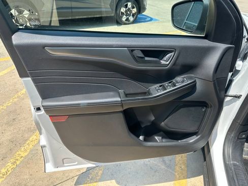 Used 2024 Ford Escape Active w/ Tech Pack #1 AWD/4WD image 9