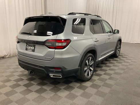 Used 2023 Honda Pilot Touring image 12