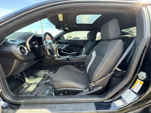 Used 2018 Chevrolet Camaro LT w/ RS Package image 10