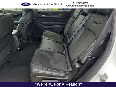 Used 2025 Jeep Grand Cherokee L Altitude AWD/4WD image 23