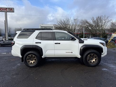 Certified 2025 Toyota 4Runner Trailhunter image 12