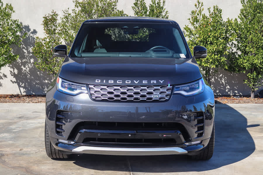 Used 2023 Land Rover Discovery Metropolitan Edition AWD/4WD image 2