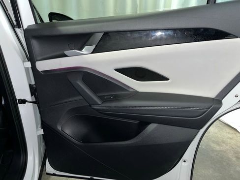 Certified 2025 Volkswagen Tiguan SE image 26