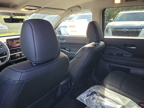 New 2026 Nissan Pathfinder SL FWD image 11