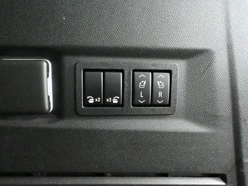 Used 2021 GMC Yukon SLT w/ SLT Luxury Plus Package AWD/4WD image 48