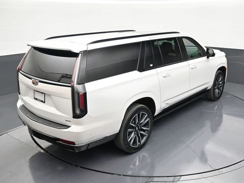 Certified 2024 Cadillac Escalade ESV Sport Platinum w/ Heavy-Duty Trailer Package AWD/4WD image 16