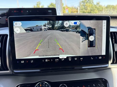 New 2025 Ford Expedition Active AWD/4WD image 16