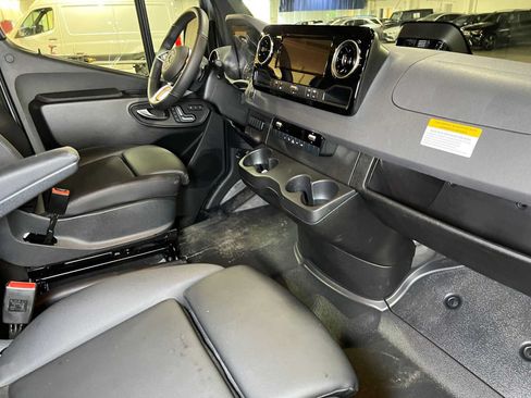 Used 2026 Mercedes-Benz Sprinter 2500 image 12