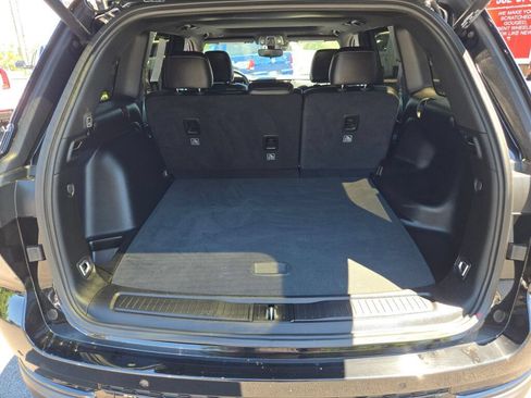 Certified 2023 Jeep Grand Cherokee Altitude AWD/4WD image 19