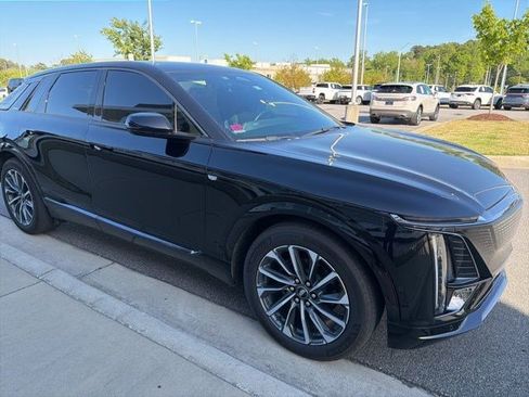Used 2024 Cadillac Lyriq Sport image 7