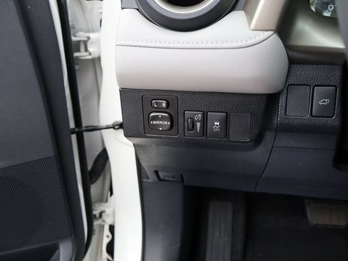 Used 2013 Toyota RAV4 Limited FWD image 30