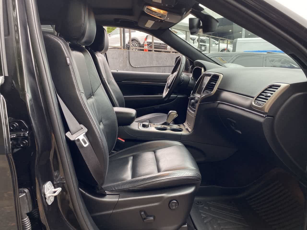 Used 2016 Jeep Grand Cherokee Limited AWD/4WD image 18