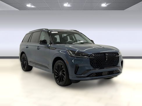 Used 2025 Lincoln Aviator Reserve w/ Equipment Group 201A AWD/4WD image 6