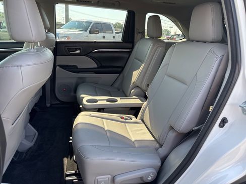 Used 2015 Toyota Highlander Limited image 27