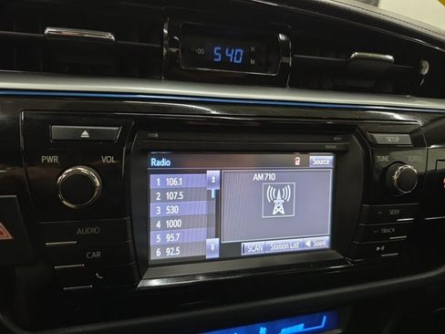 Used 2015 Toyota Corolla S FWD image 17
