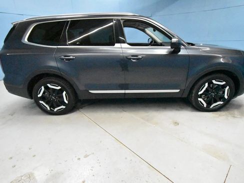 Used 2023 Kia Telluride EX w/ EX Captain's Chair Package image 42
