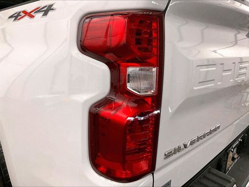 Used 2024 Chevrolet Silverado 1500 Custom AWD/4WD image 28
