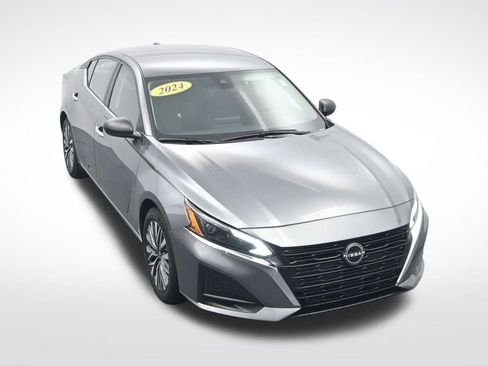 Used 2024 Nissan Altima 2.5 SV image 23