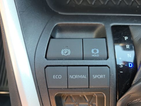 Used 2025 Toyota RAV4 LE FWD image 24