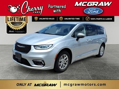 Used 2023 Chrysler Pacifica Touring-L