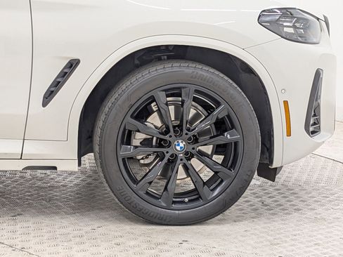 Certified 2025 BMW X4 xDrive30i w/ Premium Package image 12
