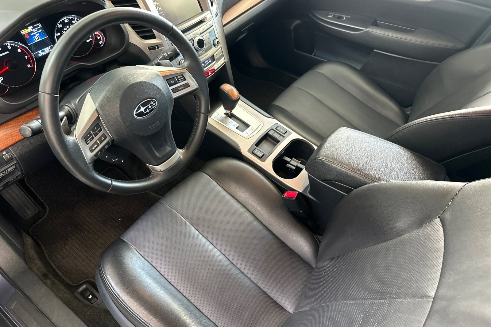 Used 2013 Subaru Outback 2.5i Limited AWD/4WD image 11