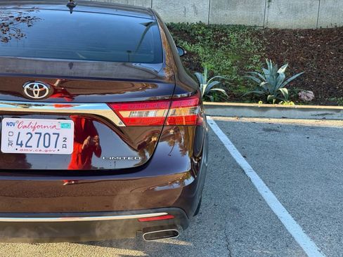 Used 2016 Toyota Avalon Limited image 17