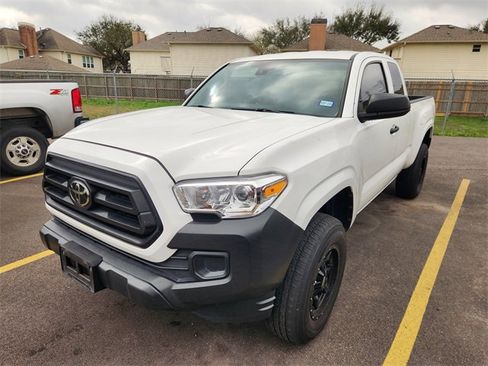 Used 2023 Toyota Tacoma SR image 3