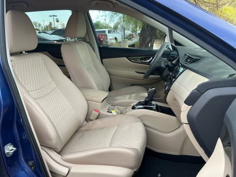 Used 2018 Nissan Rogue SV FWD image 19