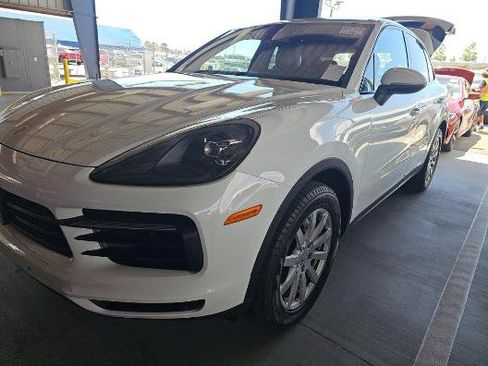 Used 2019 Porsche Cayenne AWD/4WD image 1