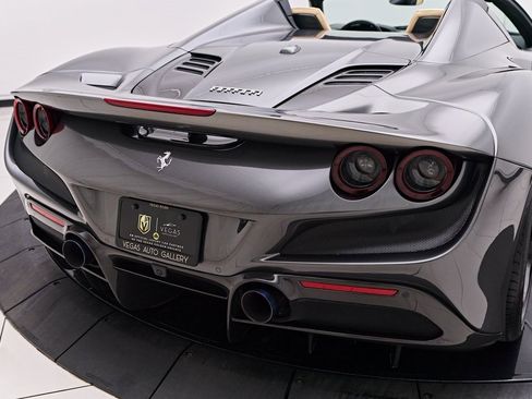 Used 2022 Ferrari F8 Tributo image 29