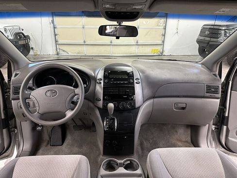 Used 2007 Toyota Sienna LE FWD image 18