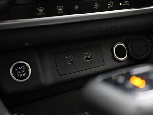 Used 2023 Nissan Rogue SV image 19